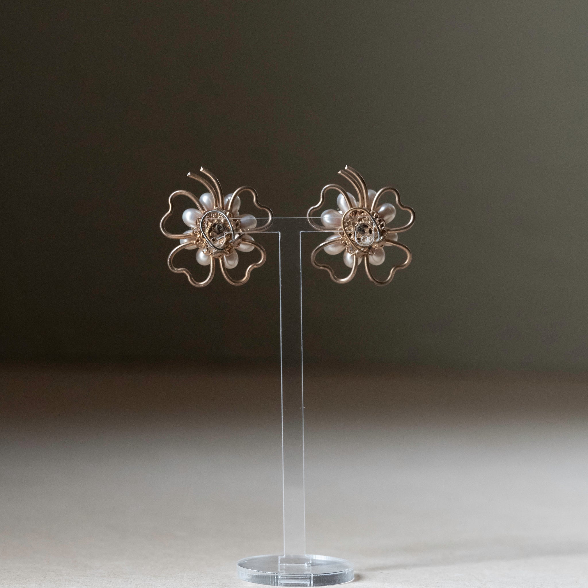 Louis Rousselet | Clover Glass Pearl Earrings