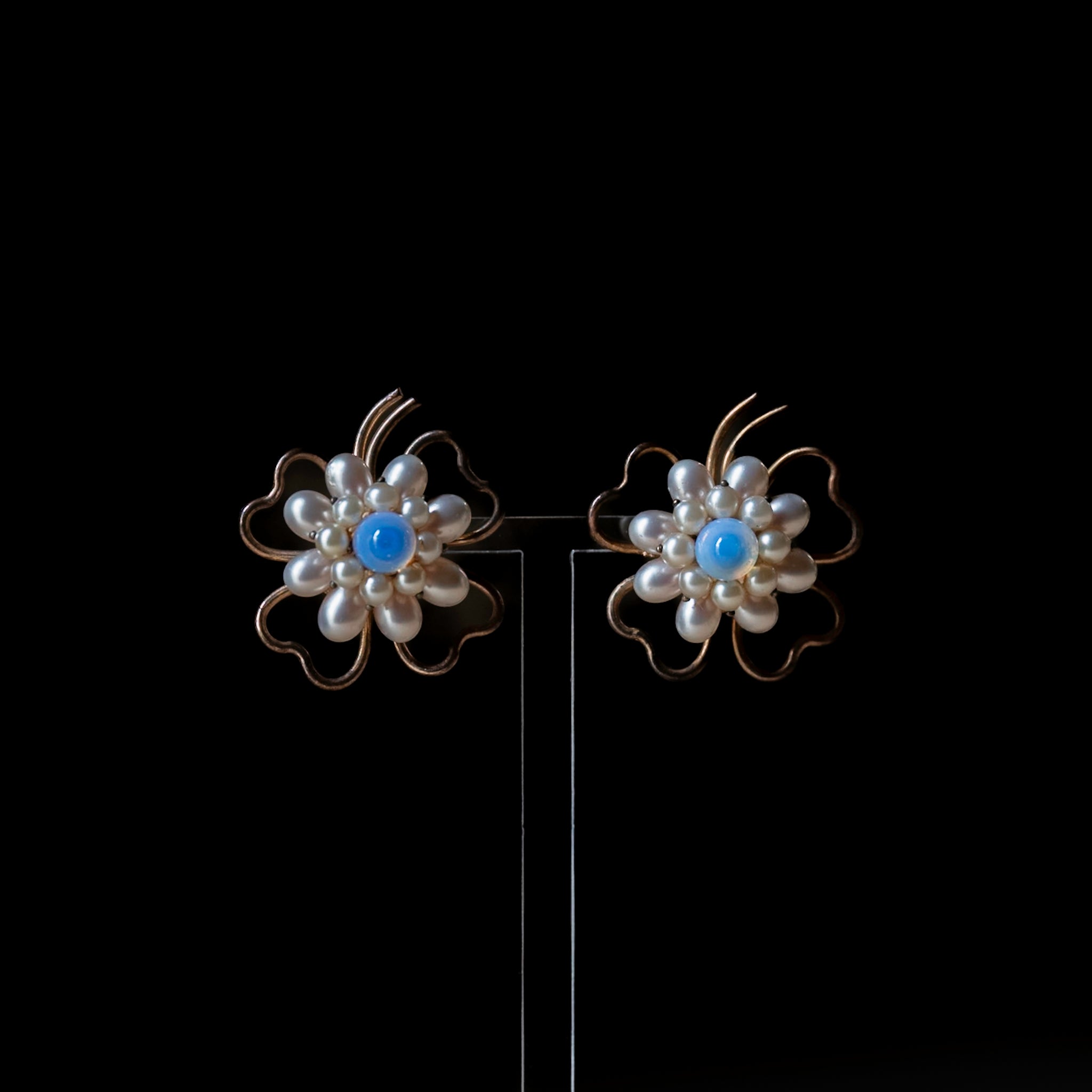 Louis Rousselet | Clover Glass Pearl Earrings