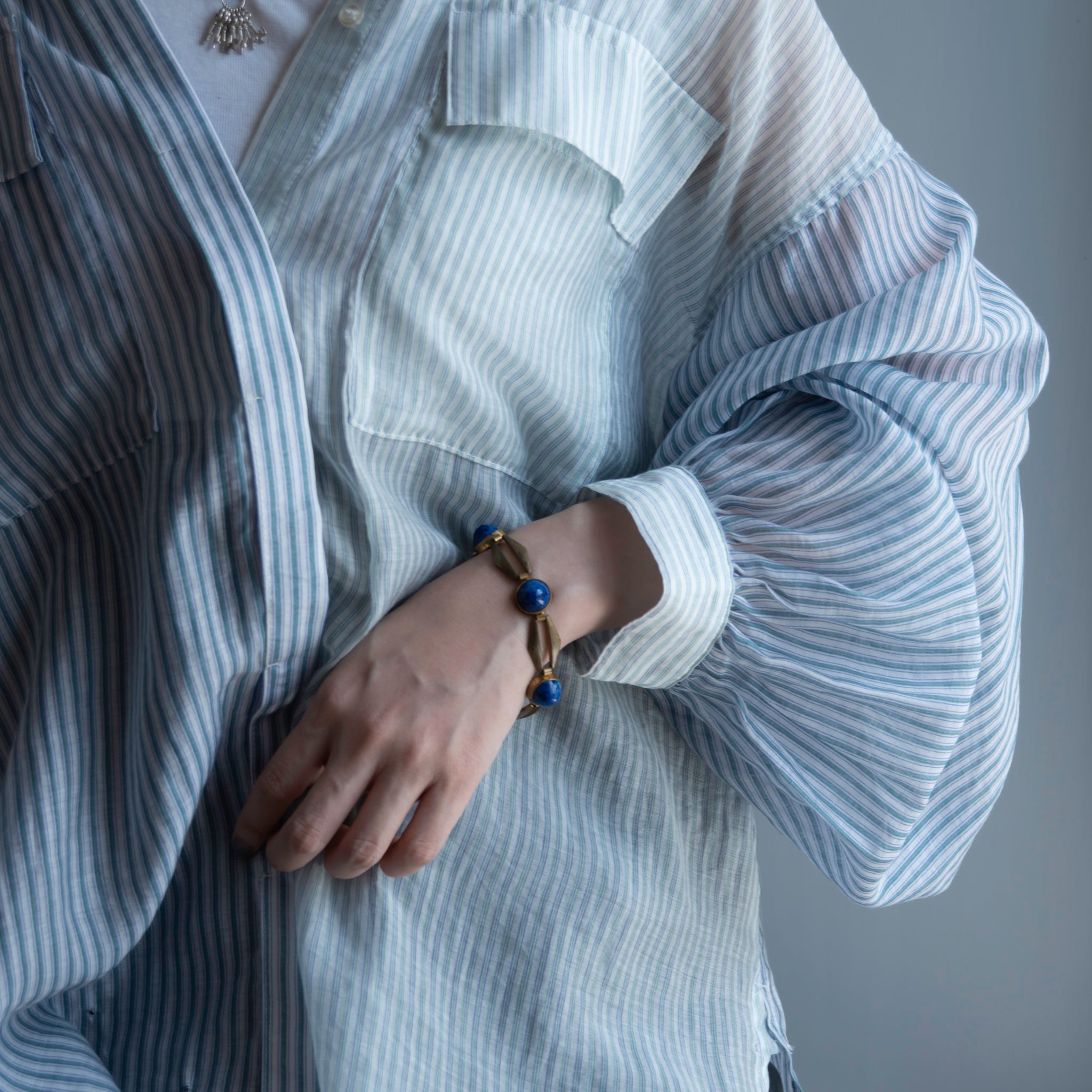 1930-40s Ocean Blue Glass Brass Bracelet