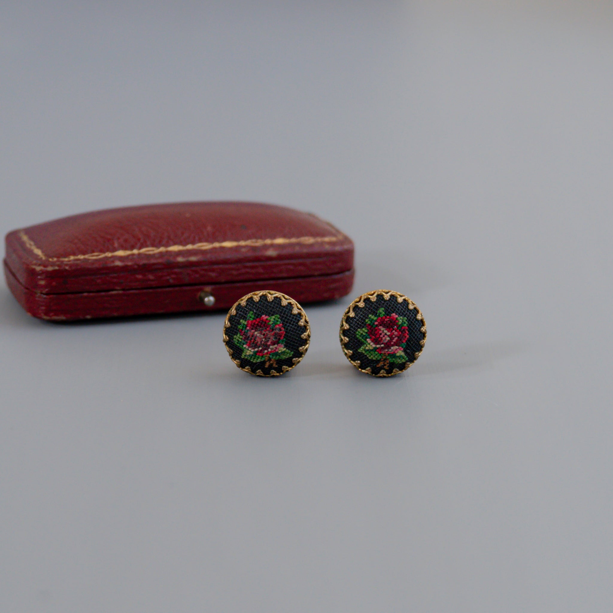 Red Rose Black Bonpoint Earrings