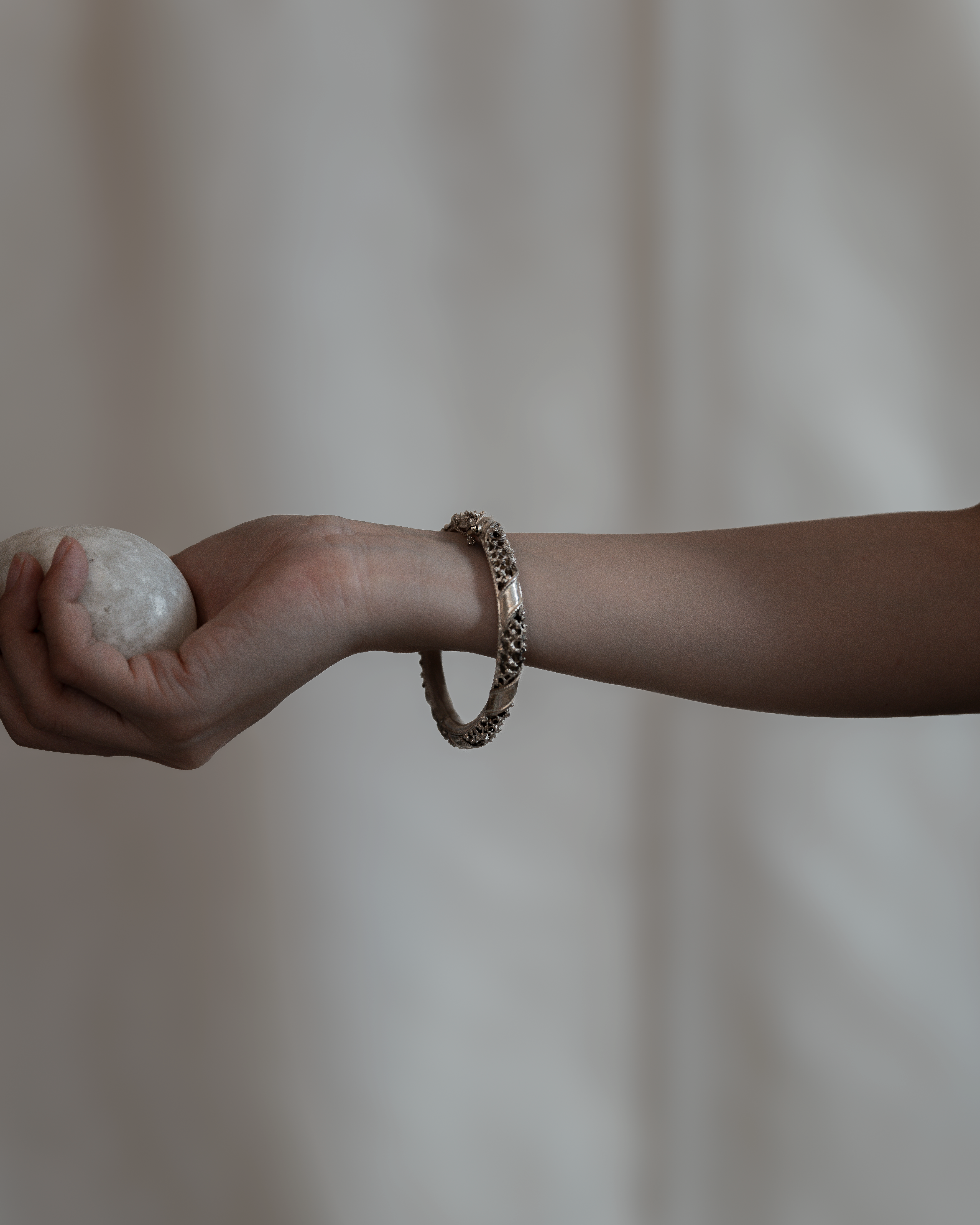 C1900s Silver Ribbon Motif Bangle