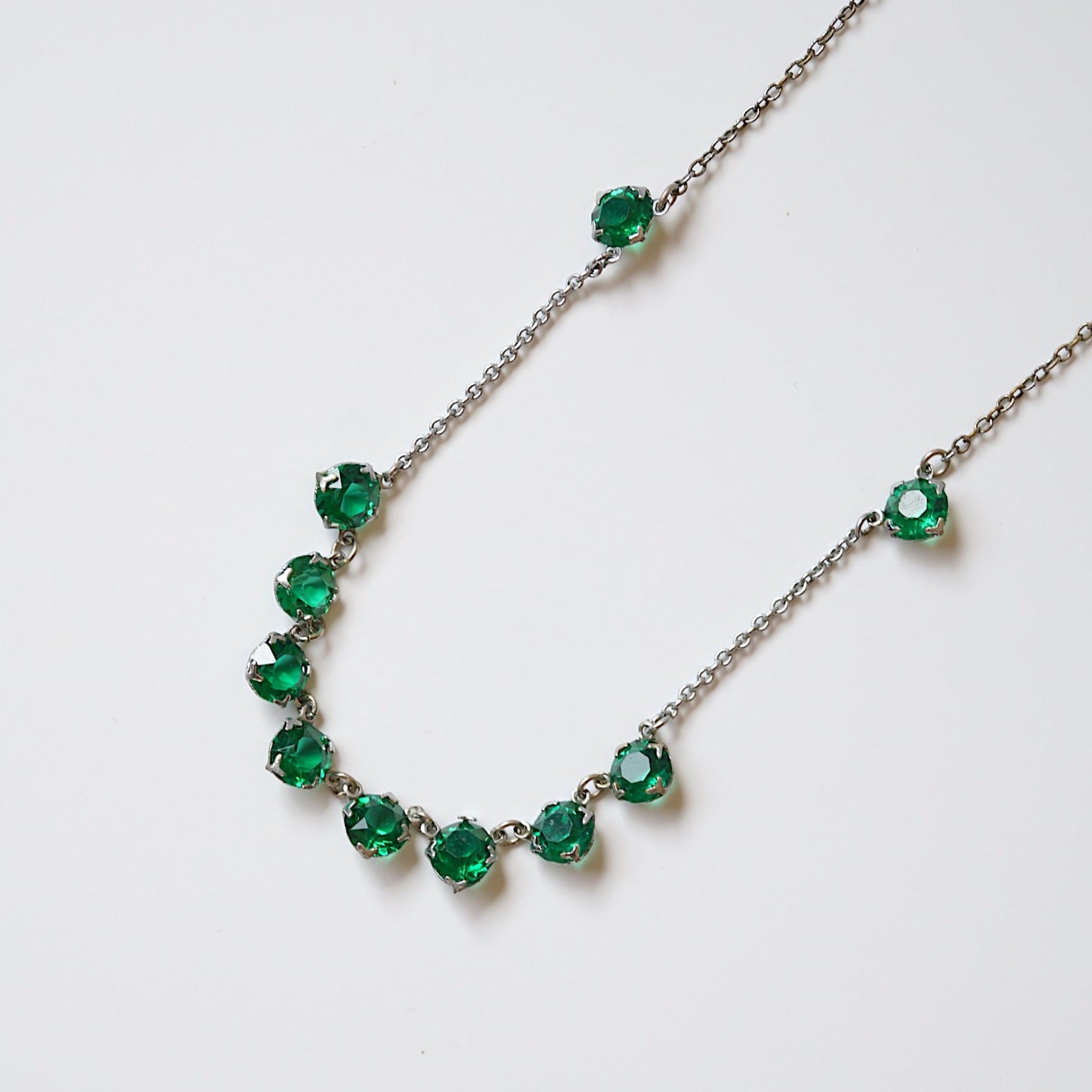 Petit 8 Green Art Deco Glass  Necklace